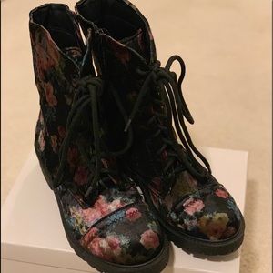 Lace up floral print boots